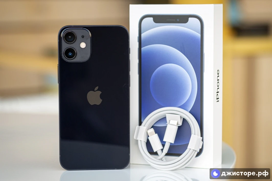 Apple iPhone 12 mini — фото в использовании 1
