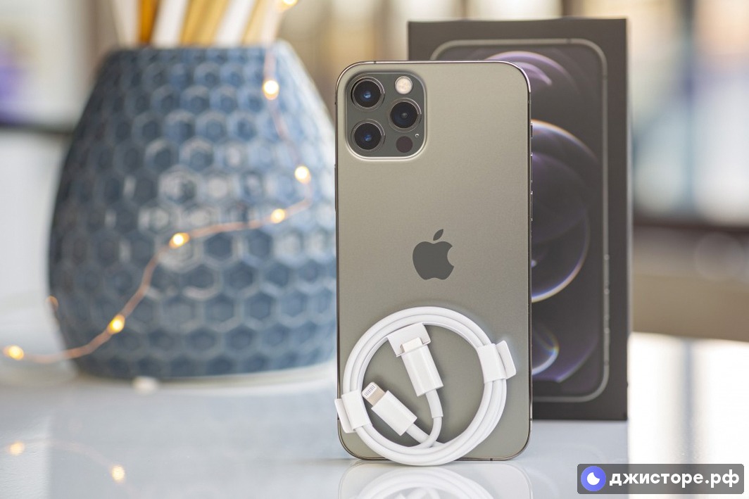 Apple iPhone 12 Pro — фото в использовании 3