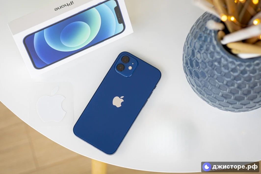 Apple iPhone 12 — фото в использовании 1
