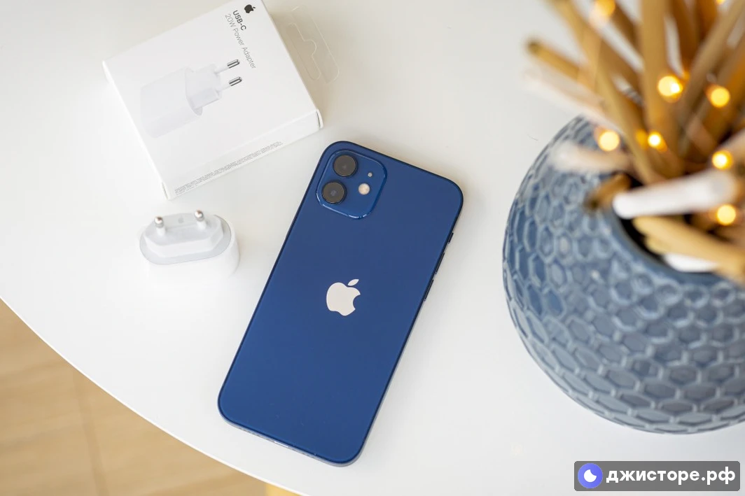Apple iPhone 12 — фото в использовании 2