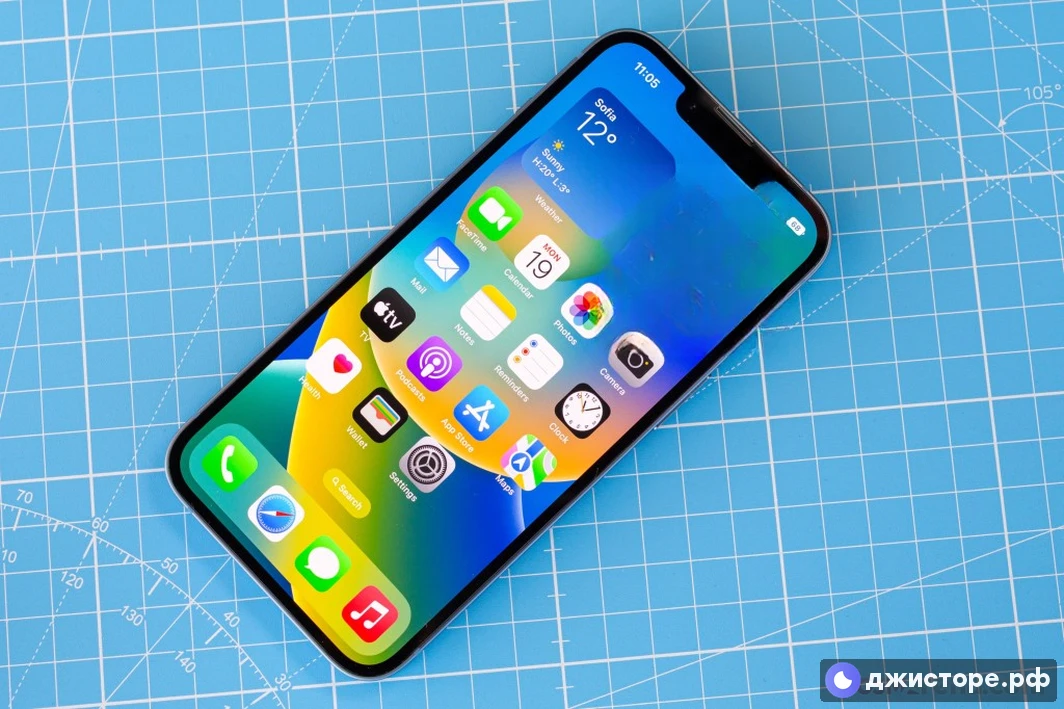 Apple iPhone 14 — фото в использовании 2
