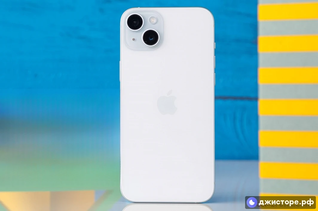 Apple iPhone 15 Plus — фото в использовании 4