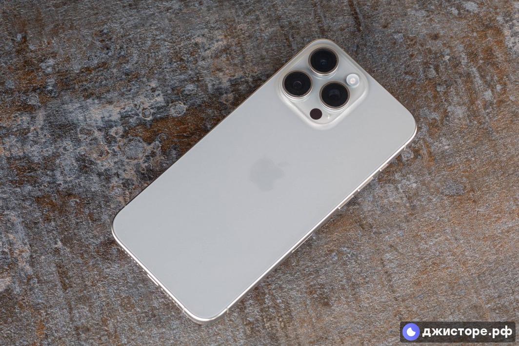 Apple iPhone 15 Pro Max — фото в использовании 4