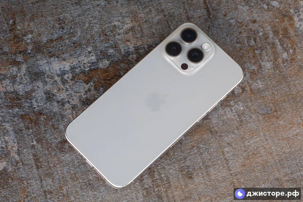 Apple iPhone 15 Pro Max — фото в использовании 4