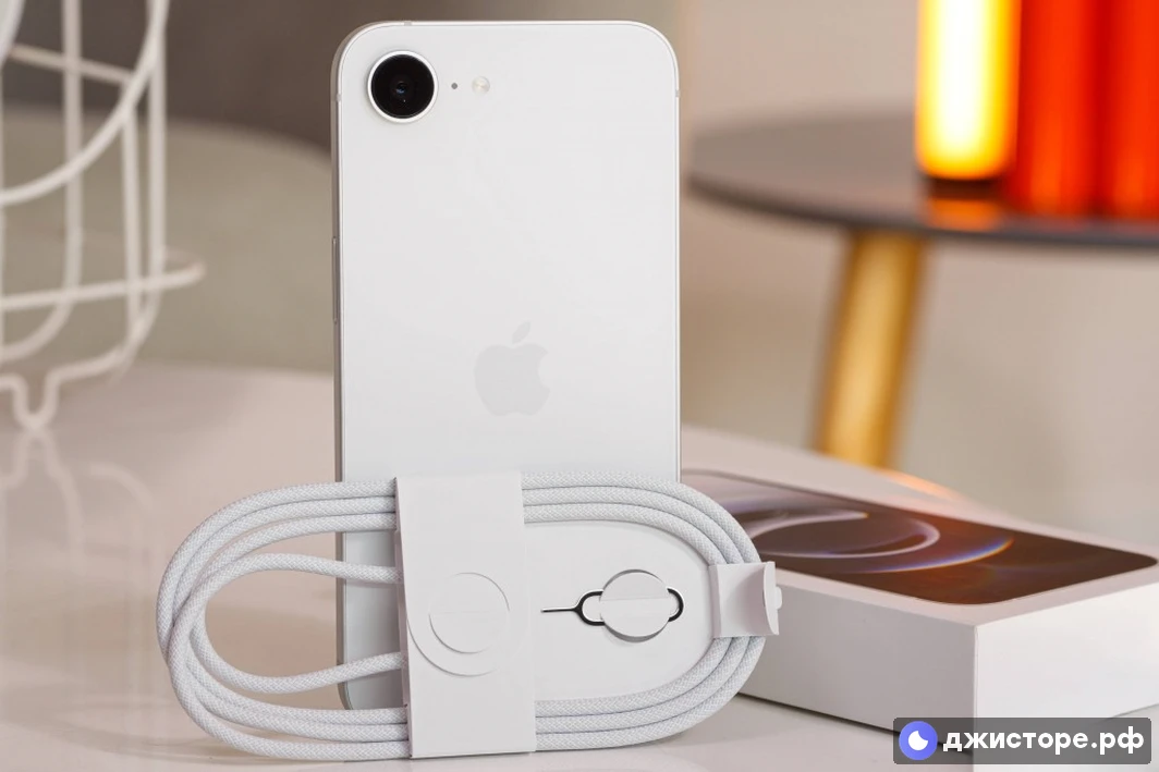Apple iPhone 16e — фото в использовании 1