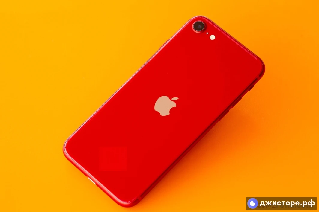 Apple iPhone SE (2022) — фото в использовании 2