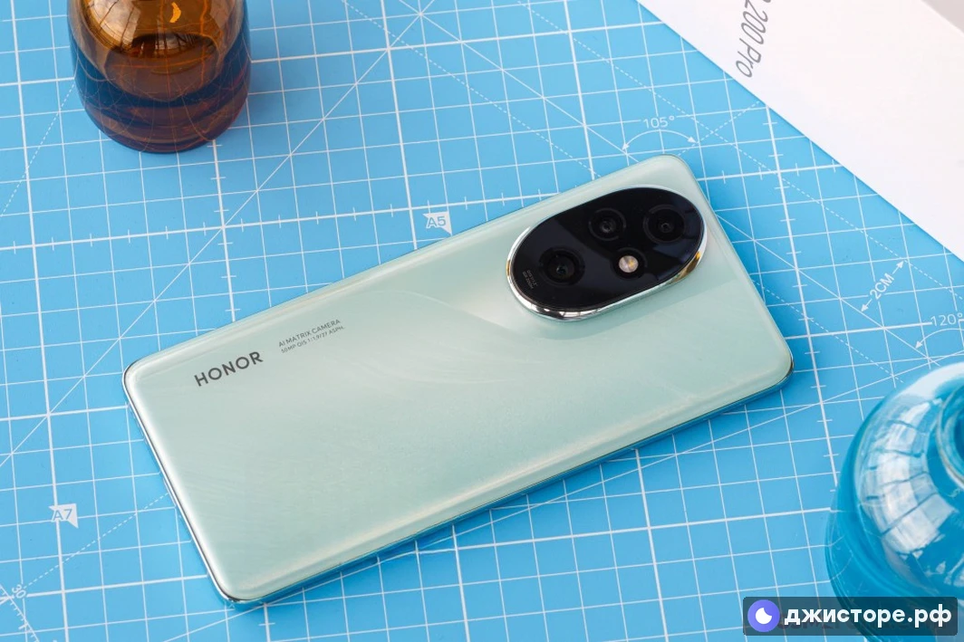 Honor 200 Pro — фото в использовании 3