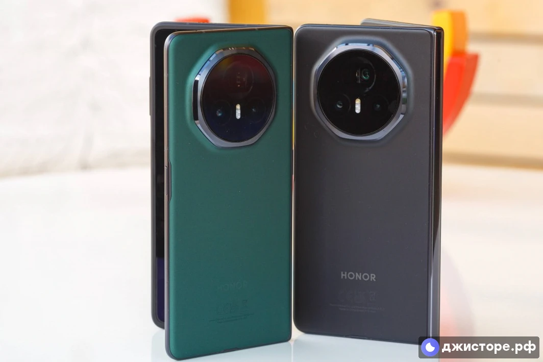 Honor Magic V3 — фото в использовании 1