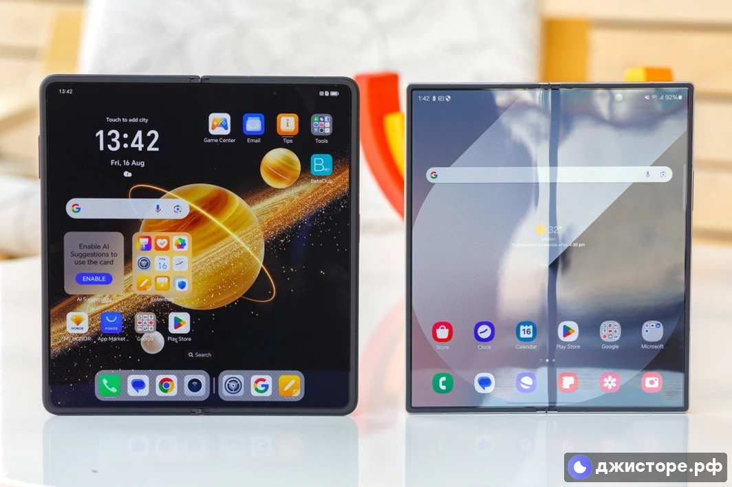 Honor Magic V3 — фото в использовании 3