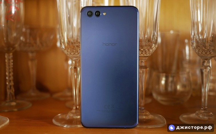 Honor View 10 — фото в использовании 1