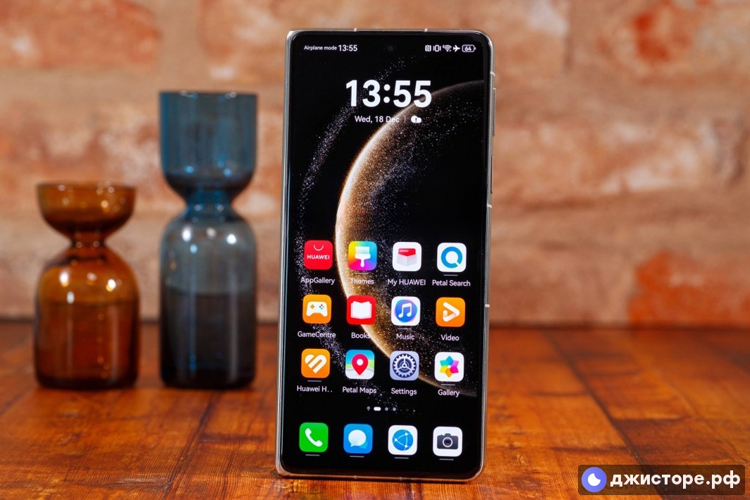 Huawei Mate X6 — фото в использовании 4