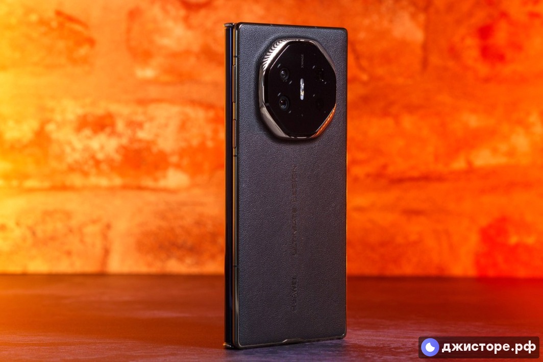 Huawei Mate XT Ultimate — фото в использовании 3
