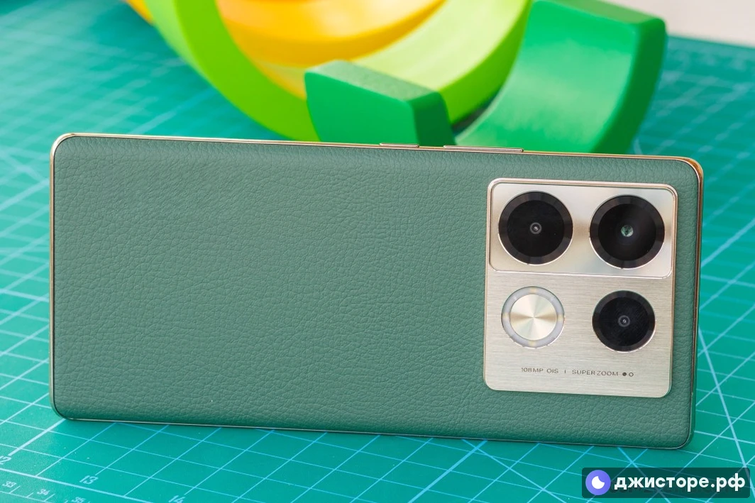 Infinix Note 40 Pro — фото в использовании 3