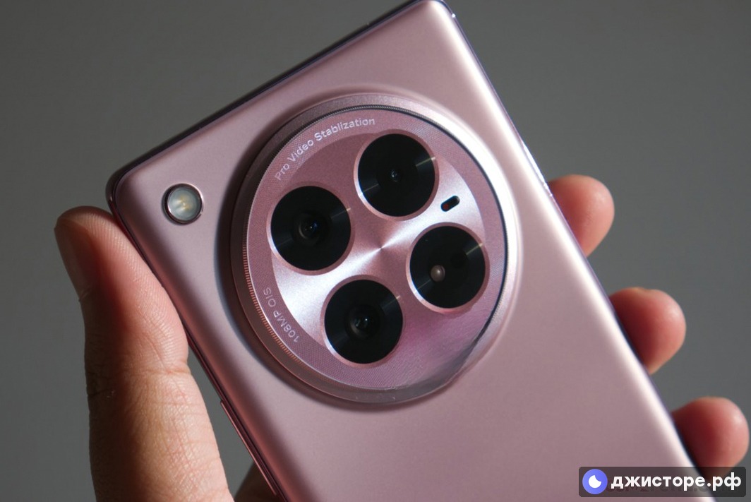Infinix Zero 40 — фото в использовании 4