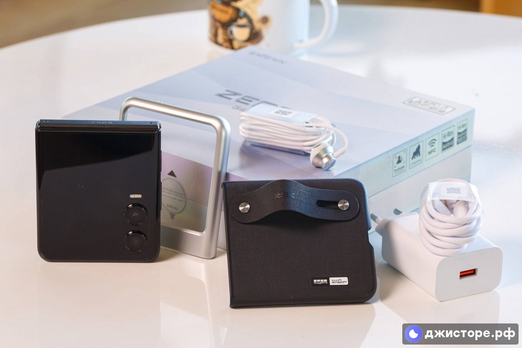 Infinix Zero Flip — фото в использовании 1