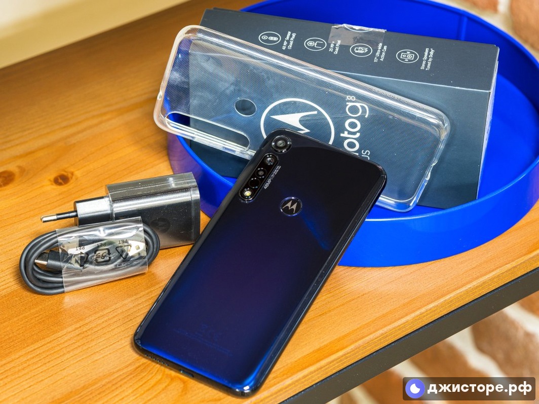 Motorola Moto G8 Plus — фото в использовании 1