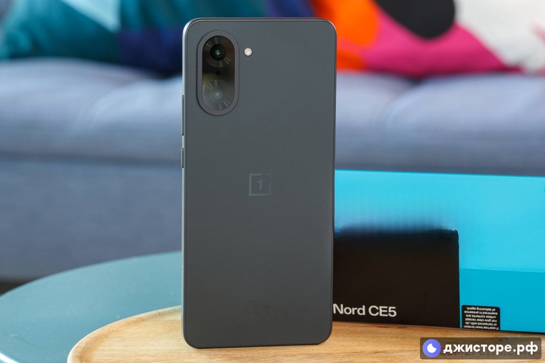 OnePlus Nord CE5 — фото в использовании 2