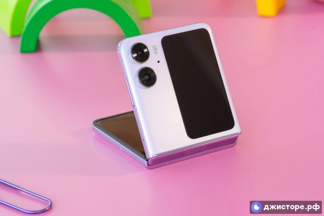 Oppo Find N2 Flip — фото в использовании 4