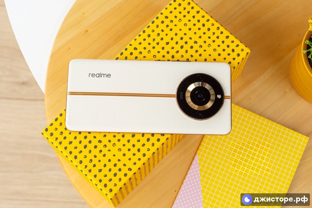Realme 11 Pro — фото в использовании 3