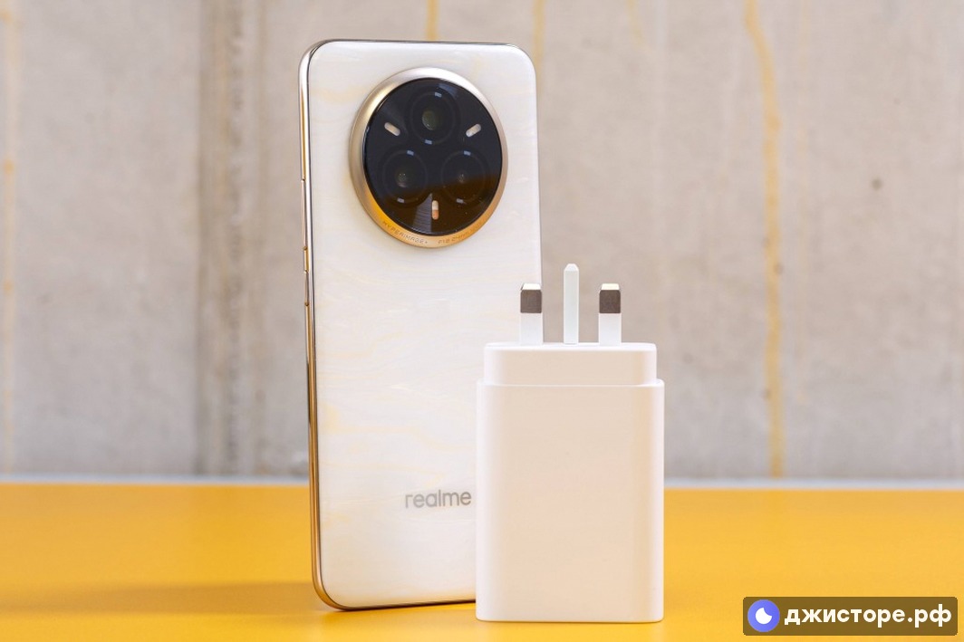 Realme 14 Pro — фото в использовании 2