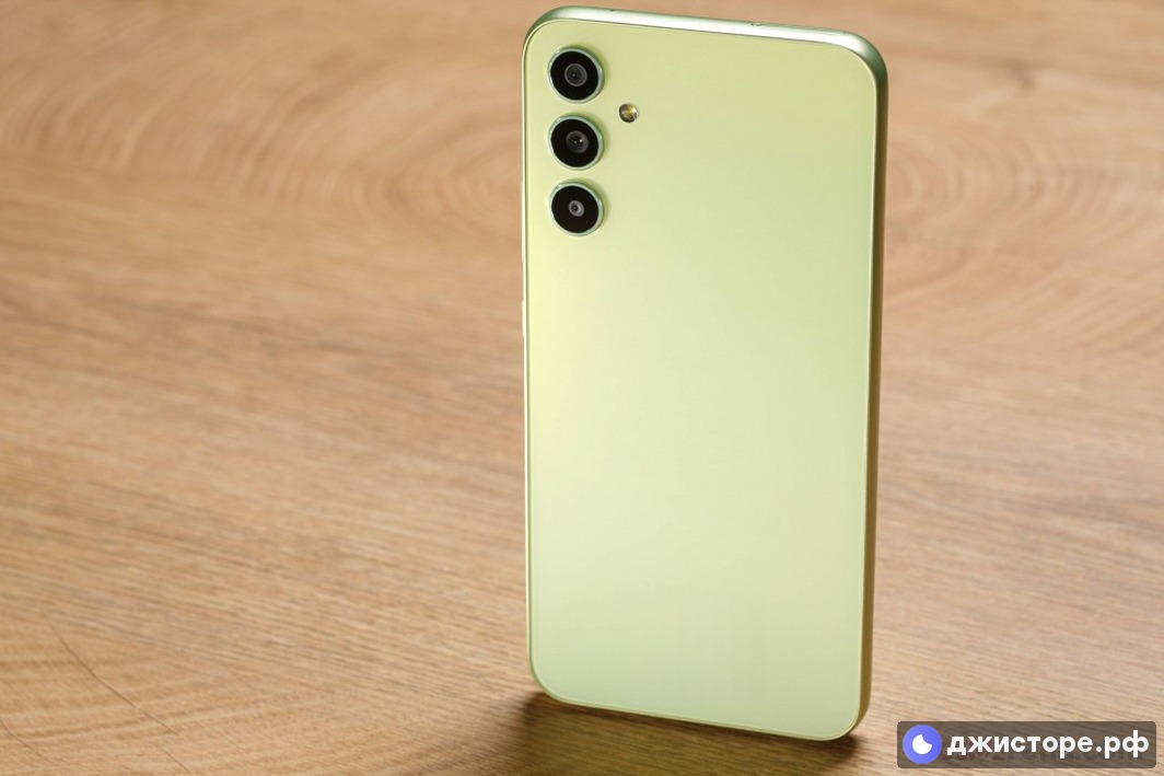 Samsung Galaxy A34 — фото в использовании 2
