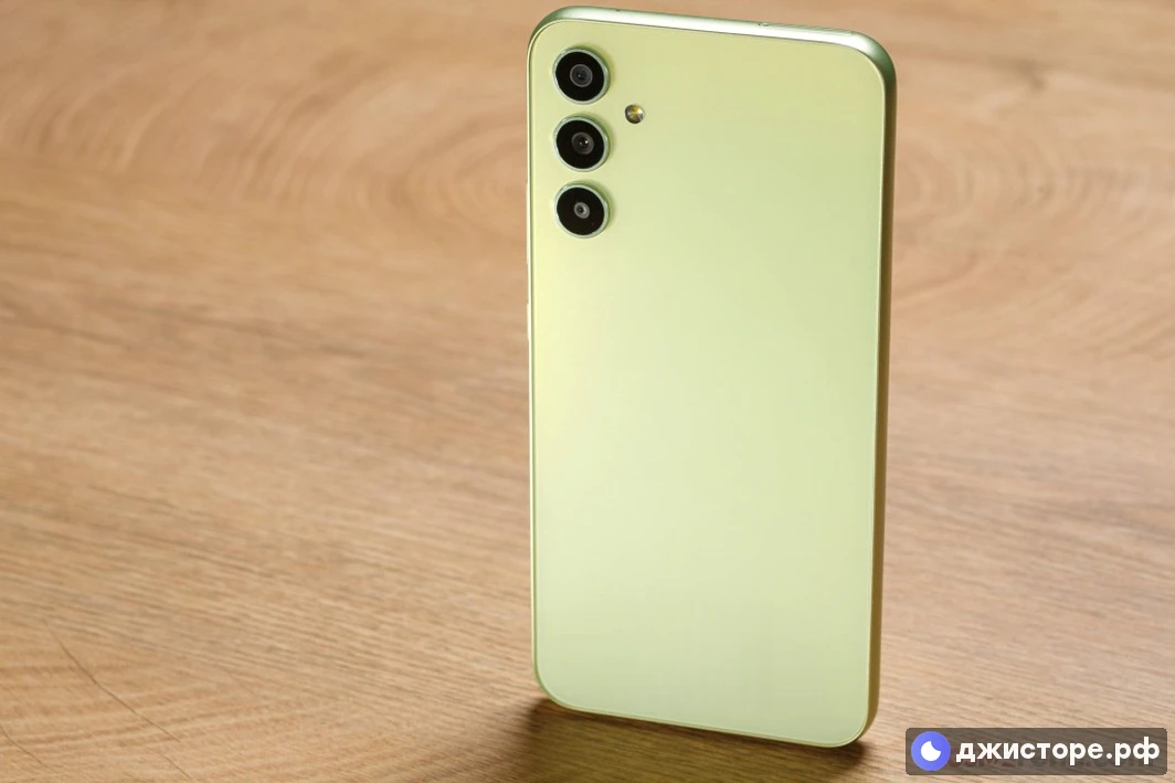 Samsung Galaxy A34 — фото в использовании 2