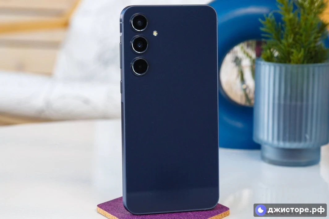 Samsung Galaxy A55 — фото в использовании 2