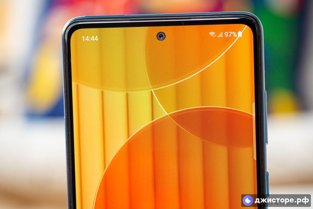 Samsung Galaxy A72 — фото в использовании 4