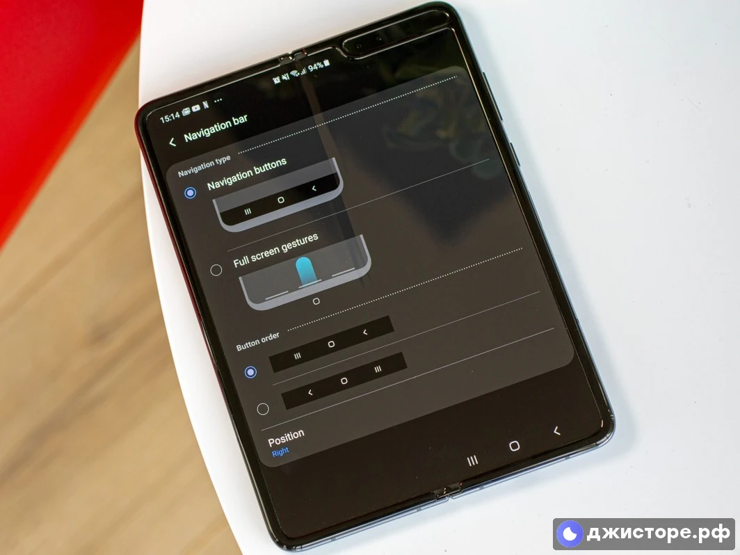 Samsung Galaxy Fold — фото в использовании 4