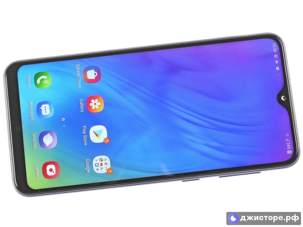 Samsung Galaxy M10 — фото в использовании 1