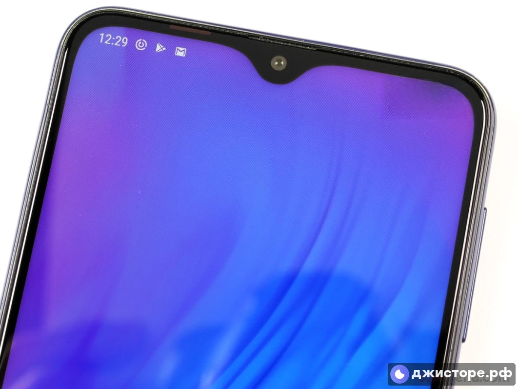 Samsung Galaxy M10 — фото в использовании 2