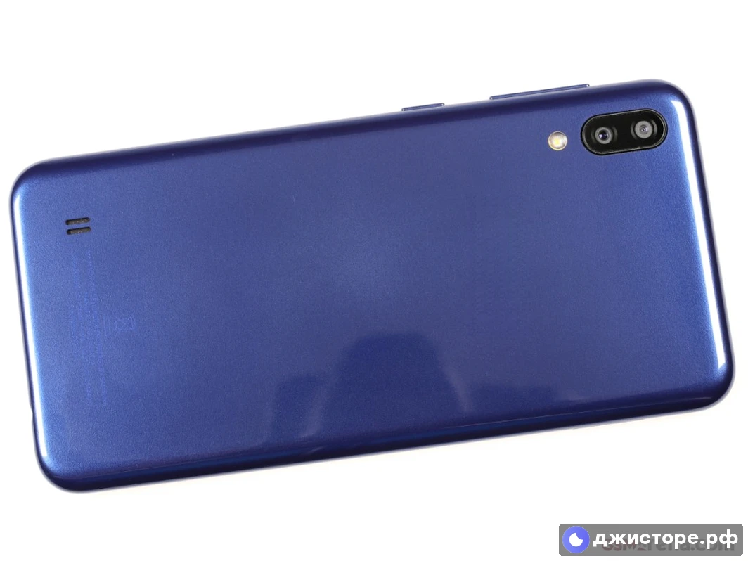 Samsung Galaxy M10 — фото в использовании 3