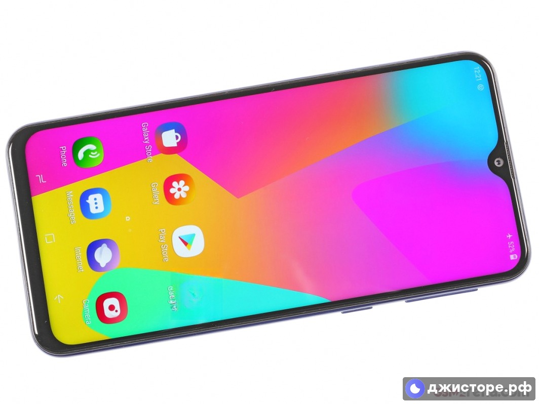 Samsung Galaxy M20 — фото в использовании 1