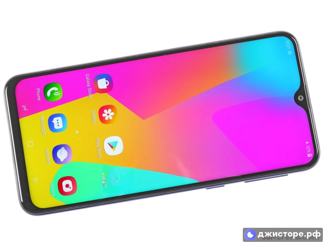 Samsung Galaxy M20 — фото в использовании 1