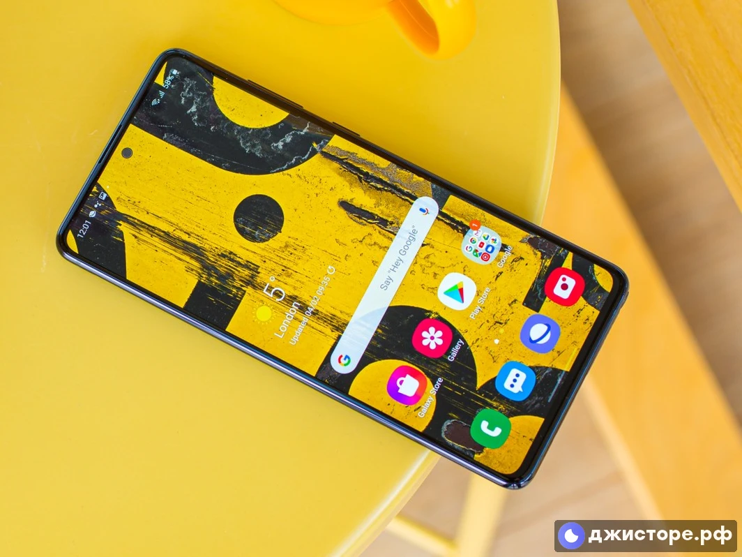 Samsung Galaxy Note10 Lite — фото в использовании 3