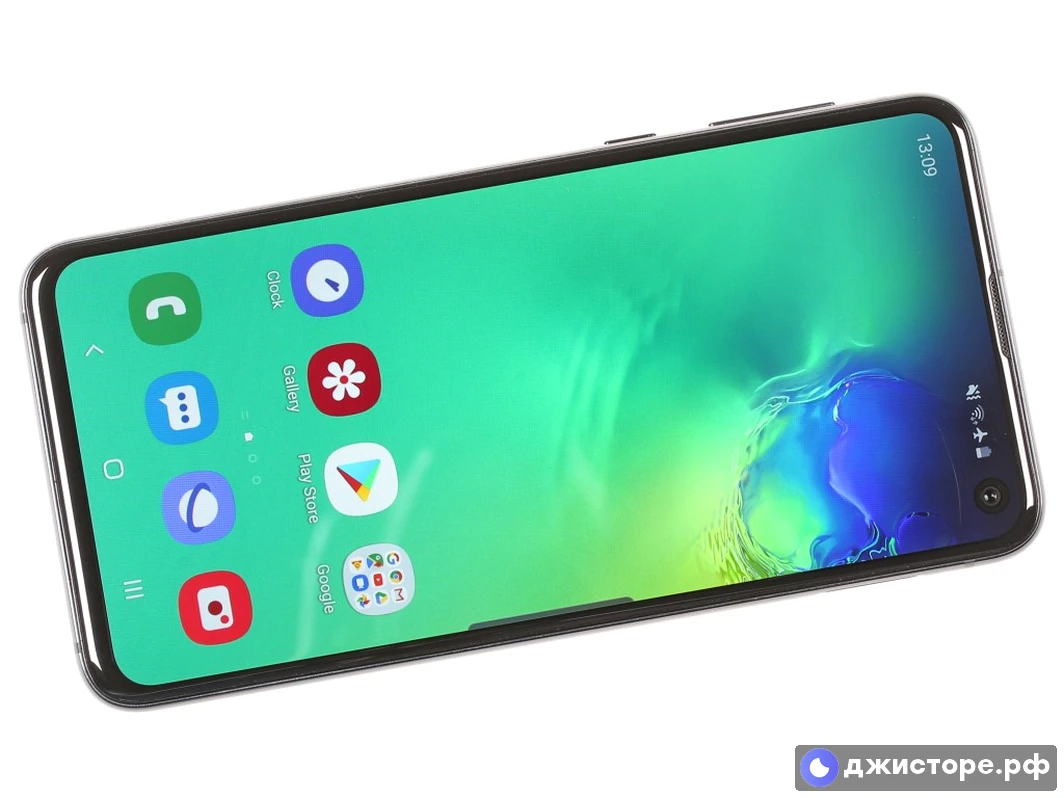 Samsung Galaxy S10e — фото в использовании 1