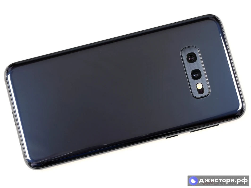 Samsung Galaxy S10e — фото в использовании 2