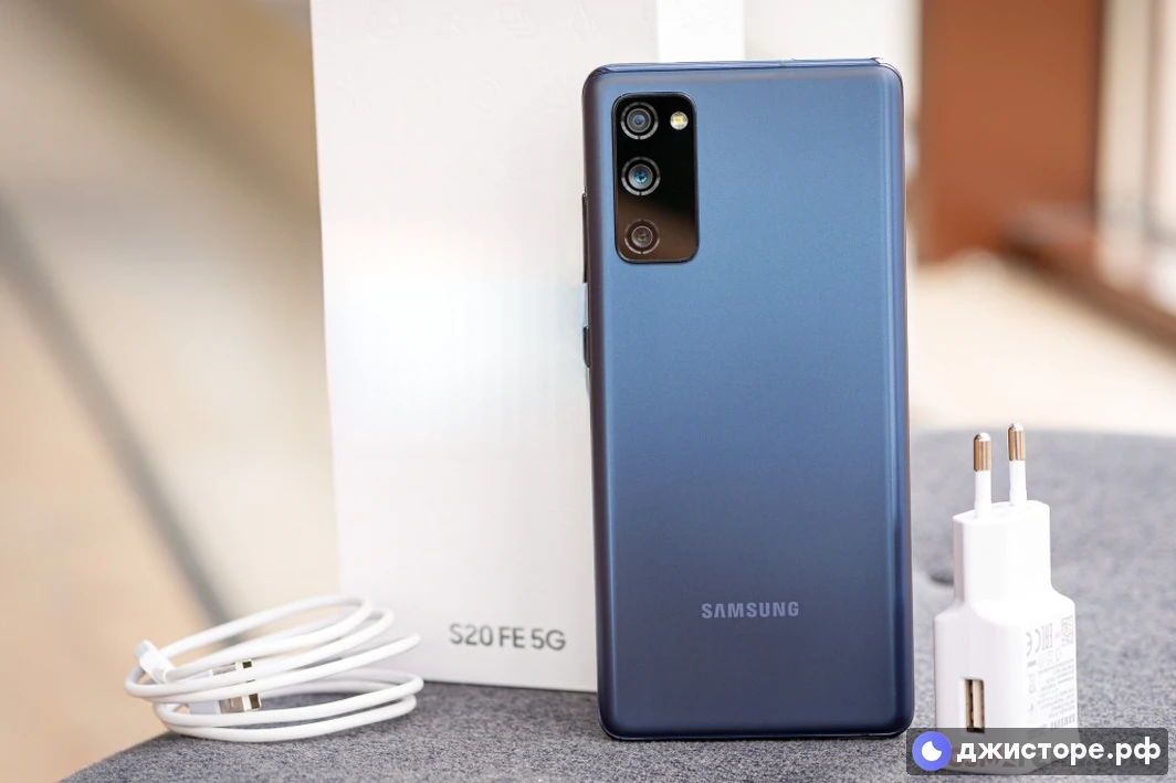 Samsung Galaxy S20 FE 5G — фото в использовании 1