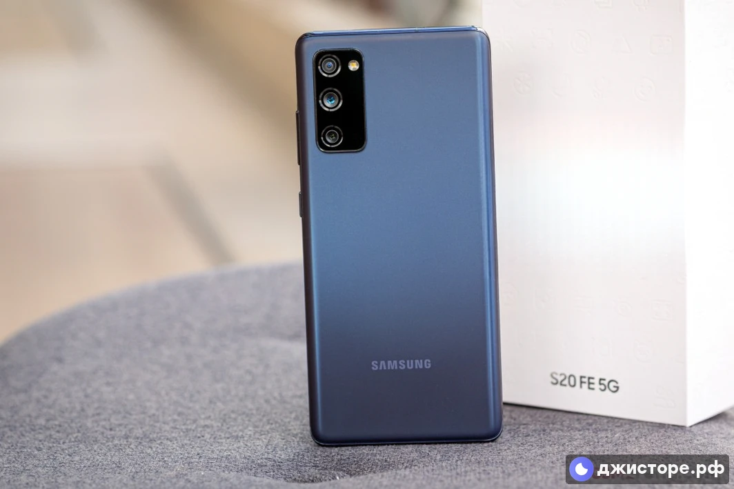 Samsung Galaxy S20 FE 5G — фото в использовании 2