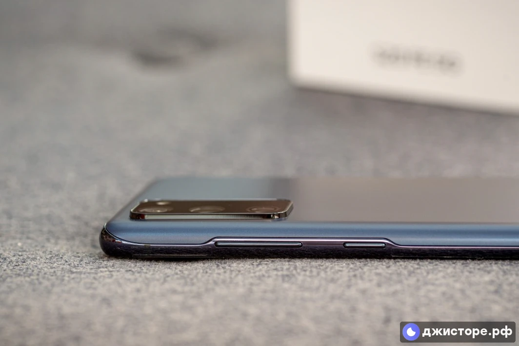 Samsung Galaxy S20 FE 5G — фото в использовании 3