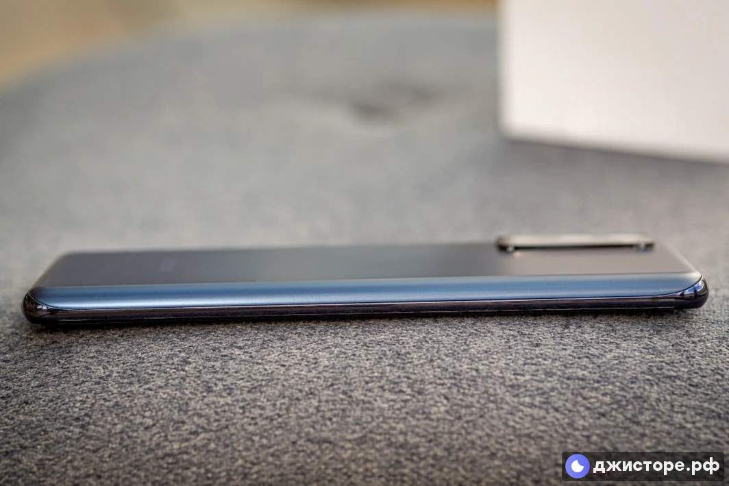 Samsung Galaxy S20 FE 5G — фото в использовании 4