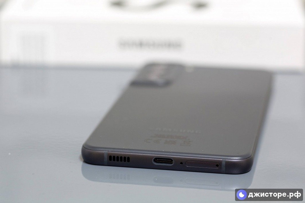 Samsung Galaxy S21 FE 5G — фото в использовании 3