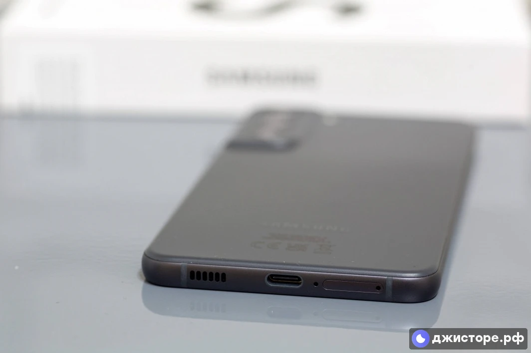 Samsung Galaxy S21 FE 5G — фото в использовании 3