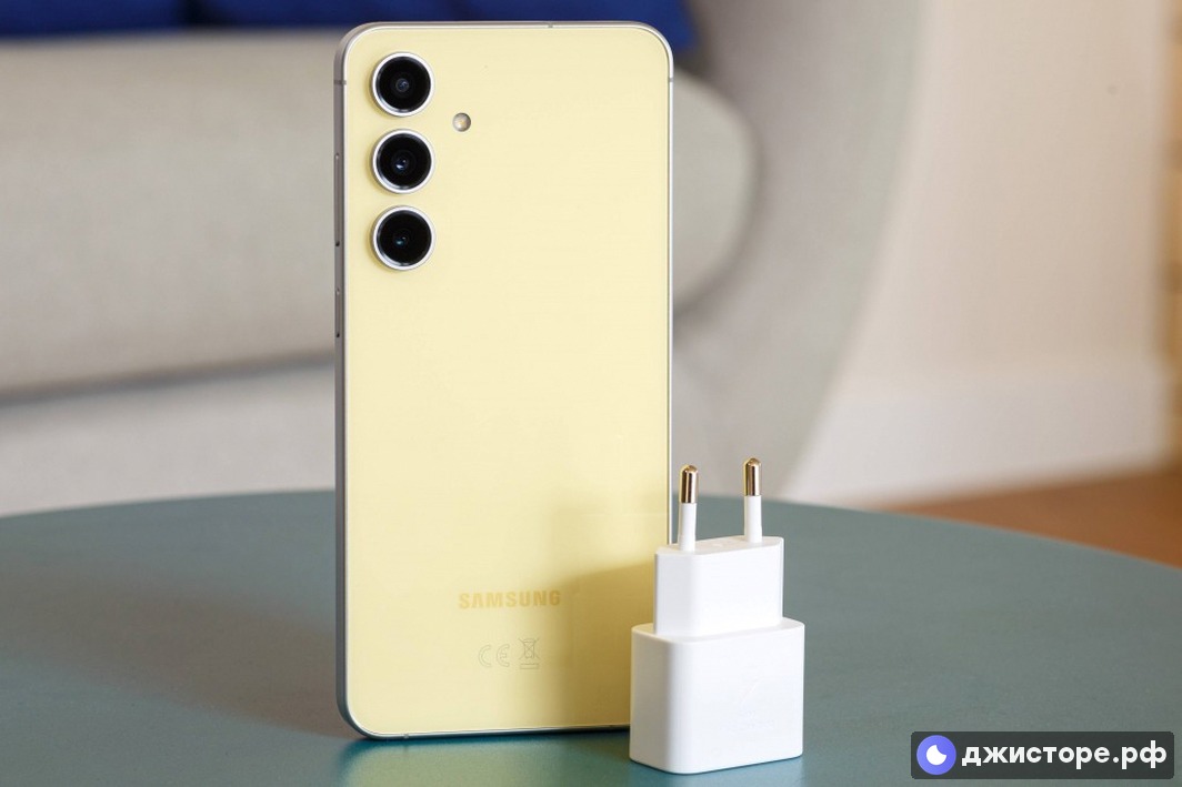 Samsung Galaxy S24 FE — фото в использовании 2