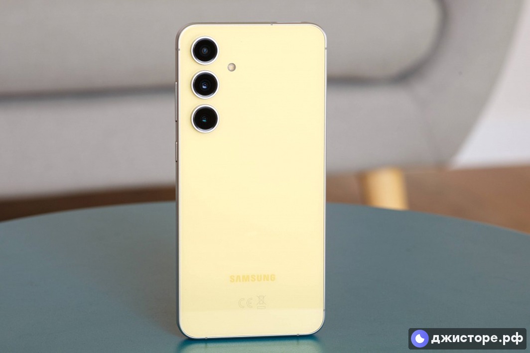 Samsung Galaxy S24 FE — фото в использовании 4