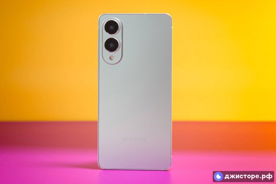 Samsung Galaxy S25 Edge — фото в использовании 2
