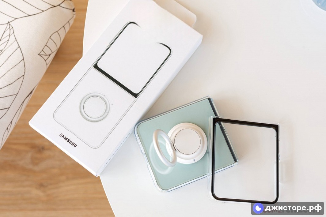 Samsung Galaxy Z Flip5 — фото в использовании 2