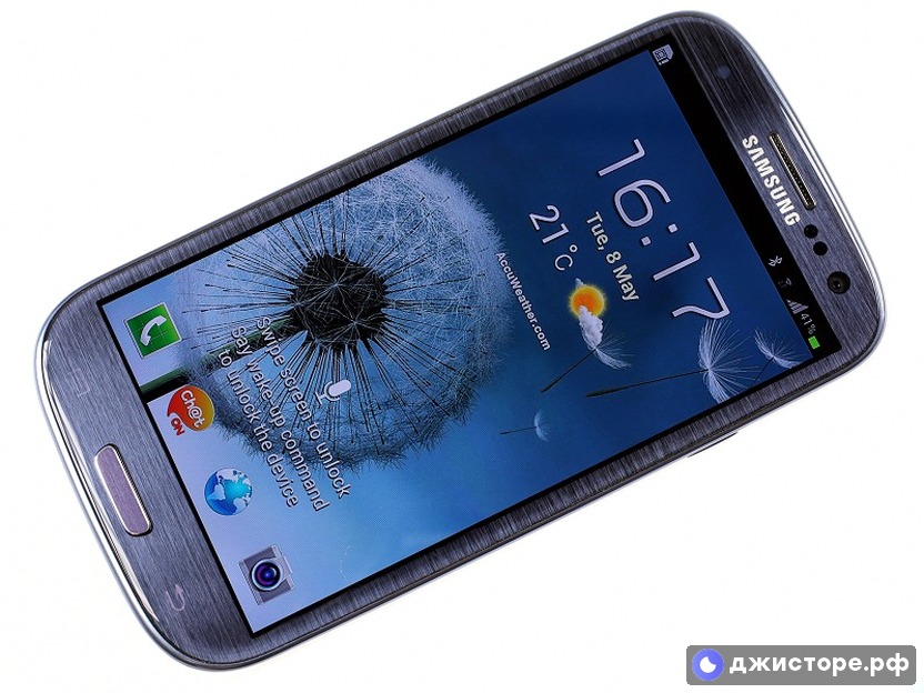 Samsung I9300 Galaxy S III — фото в использовании 1