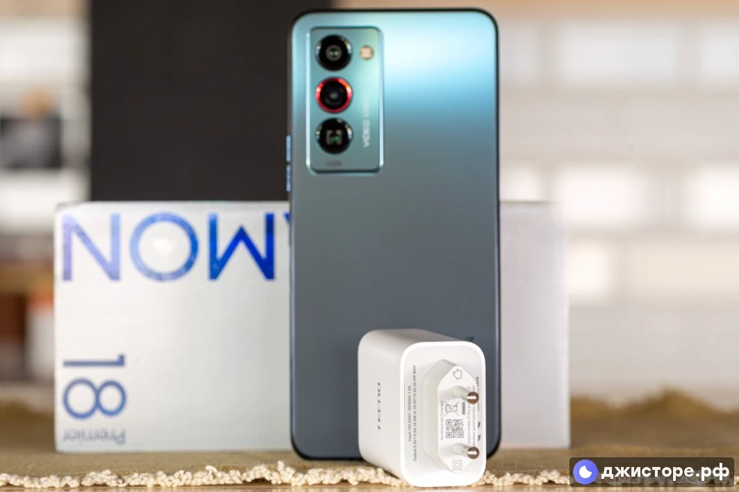 Tecno Camon 18 Premier — фото в использовании 2