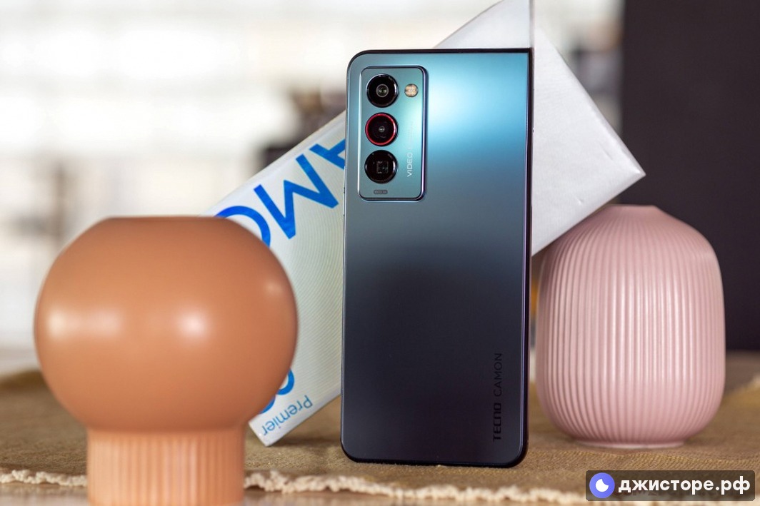 Tecno Camon 18 Premier — фото в использовании 3
